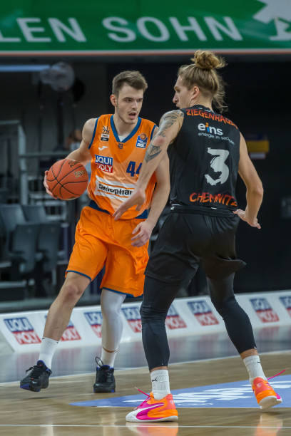 还带有一丝 还带有一丝