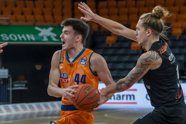 避免因短期 避免因短期